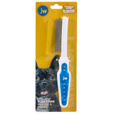 The JW Gripsoft Flea Comb packaging showcases an ergonomic design with a blue-black handle and fine metal teeth. A black dog with pointed ears is in the background, and it states Flea Comb Peigne à Puces, emphasizing its flea-collecting effectiveness.